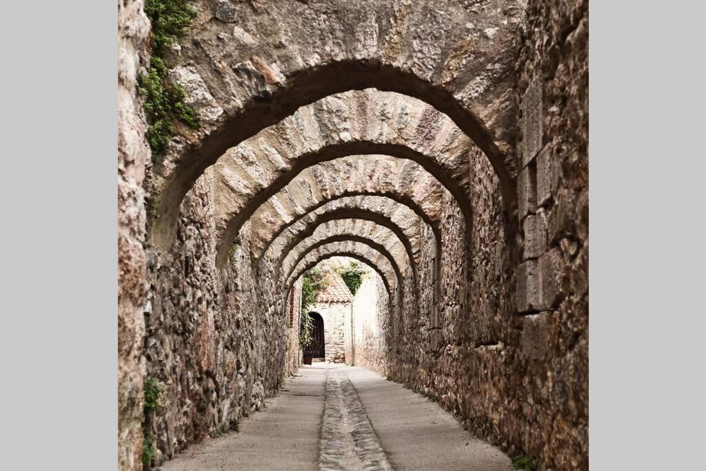 Les Maisons Du Conflent, Maisons Familiales En Pierre Au Coeur Des Remparts Holiday home *